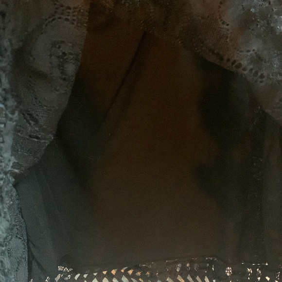 Dis Moi, stunning black Italian lace cold shoulder top, L-XL - Picture 5 of 11